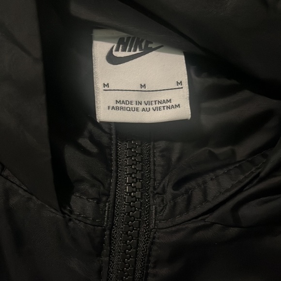 Nike rain coat - Picture 2 of 3